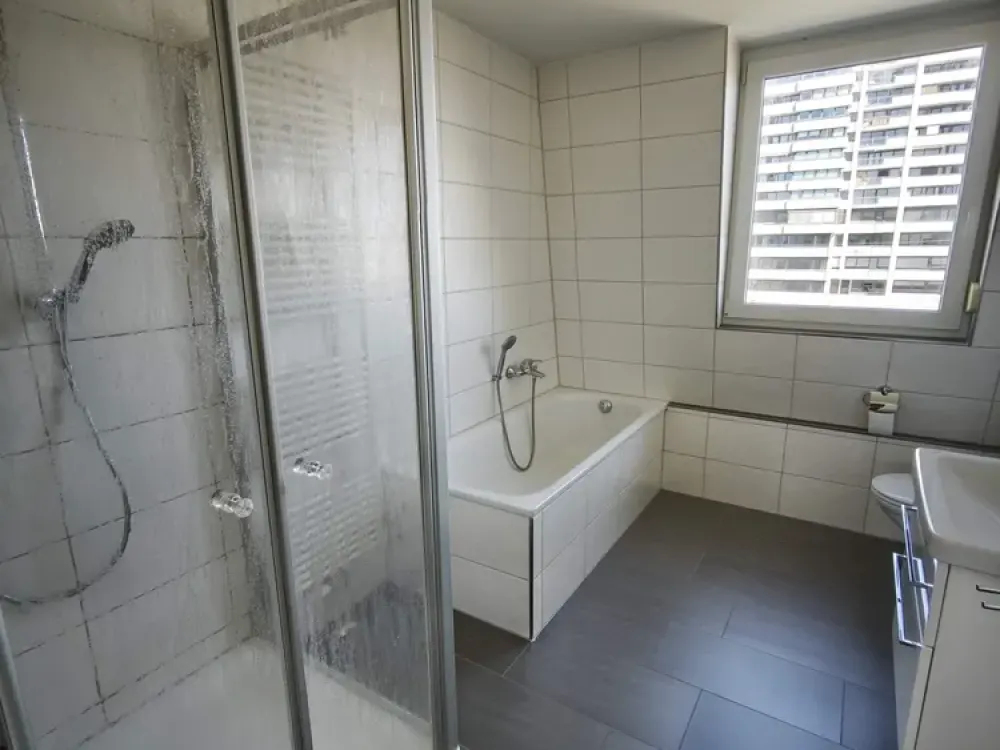 Hochwertig möblierte 2-Zimmer-Wohnung mit großem Südbalkon, zentral in Fürth