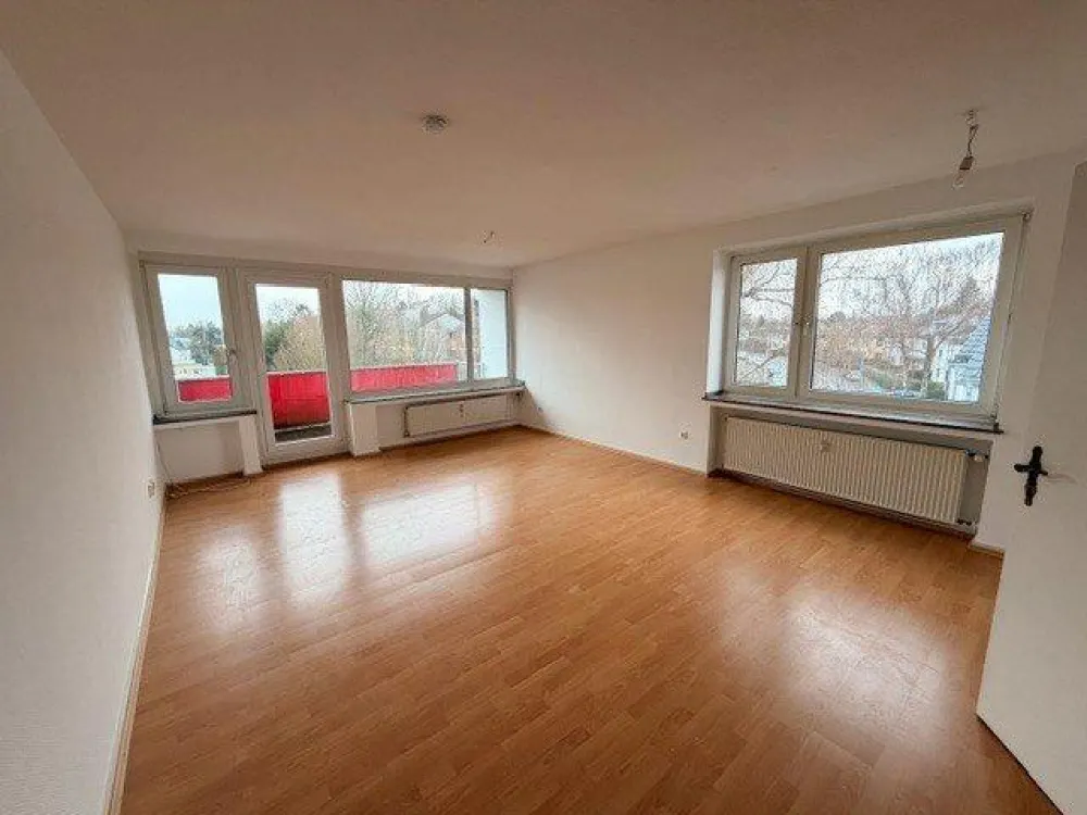 Frisch renovierte 3-Zimmer-Wohnung mit Balkon, Wohnen mit Platz für ein Homeoffice