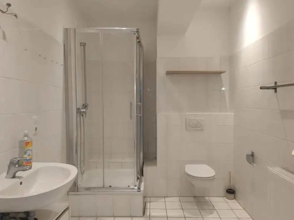 Ground Floor: Well-Maintained 2-Room Apartment Available Immediately