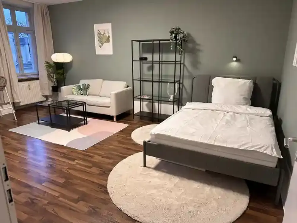 Nur 8 min Fußweg zum Bahnhof: Möblierte Ein-Zimmer-Wohnung in zentraler Lage von Leipzig