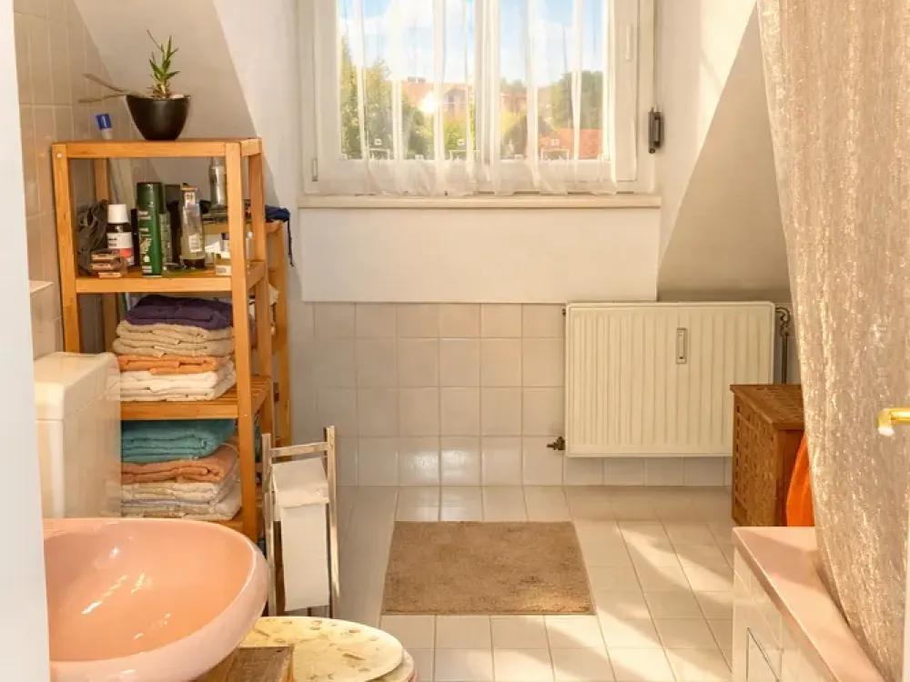 Germering 5 min zur S-Bahn, helle, großzügige 2 Zi,-Dachterrassenwohnung, EBK,Parkett, Dachterr