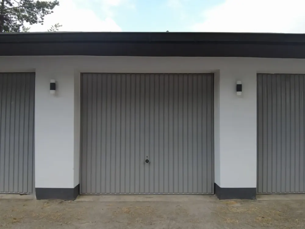 Dachgeschosswohnung in ruhiger Lage an der Haard. Inklusive Garage und Keller.