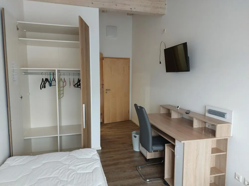 3 WG Zimmer warm keine NK, für Praktikanten Studenten u. Pendler