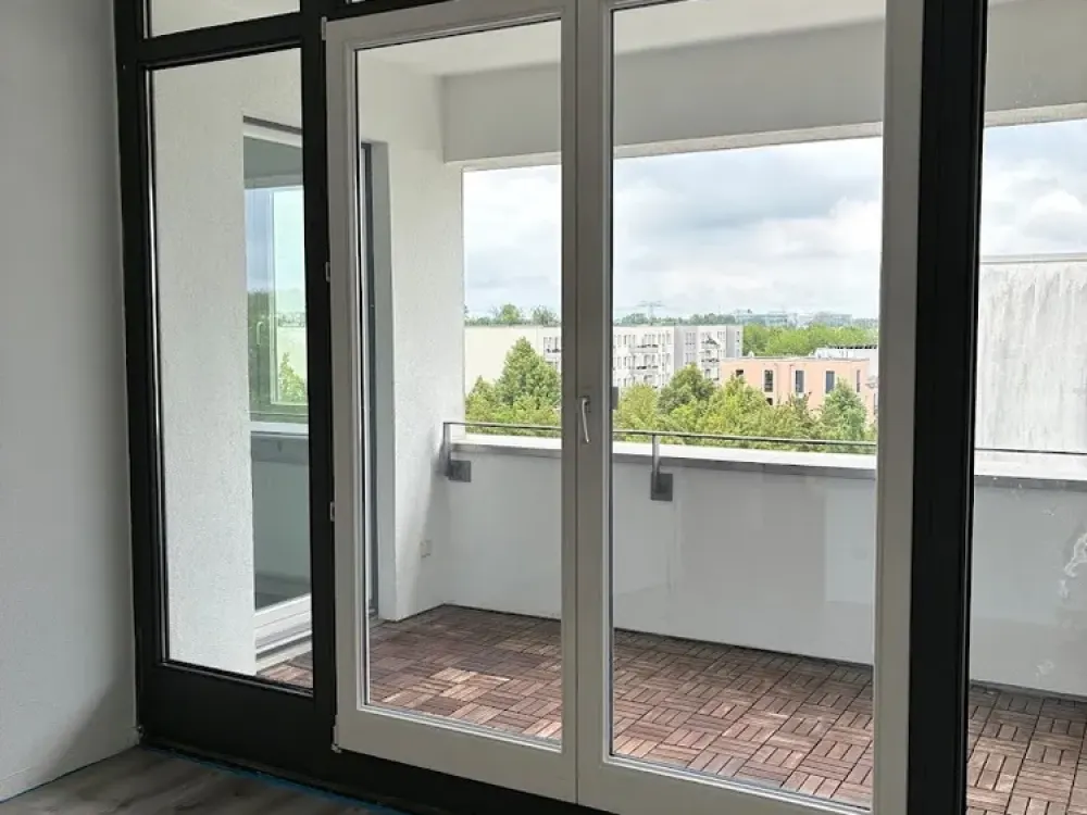 Großzügige 3 Zimmerwohnung in der Lieselotte-Berger-Str. 45, 4.OG, LI