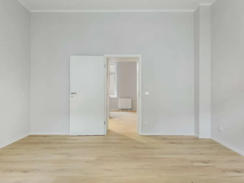 ERSTBEZUG: Kernsanierte Wohnung mit Einbauküche!