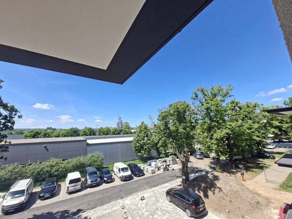Großzügige helle 3 RWG mit Balkon und Lift im 1. OG zu vermieten!