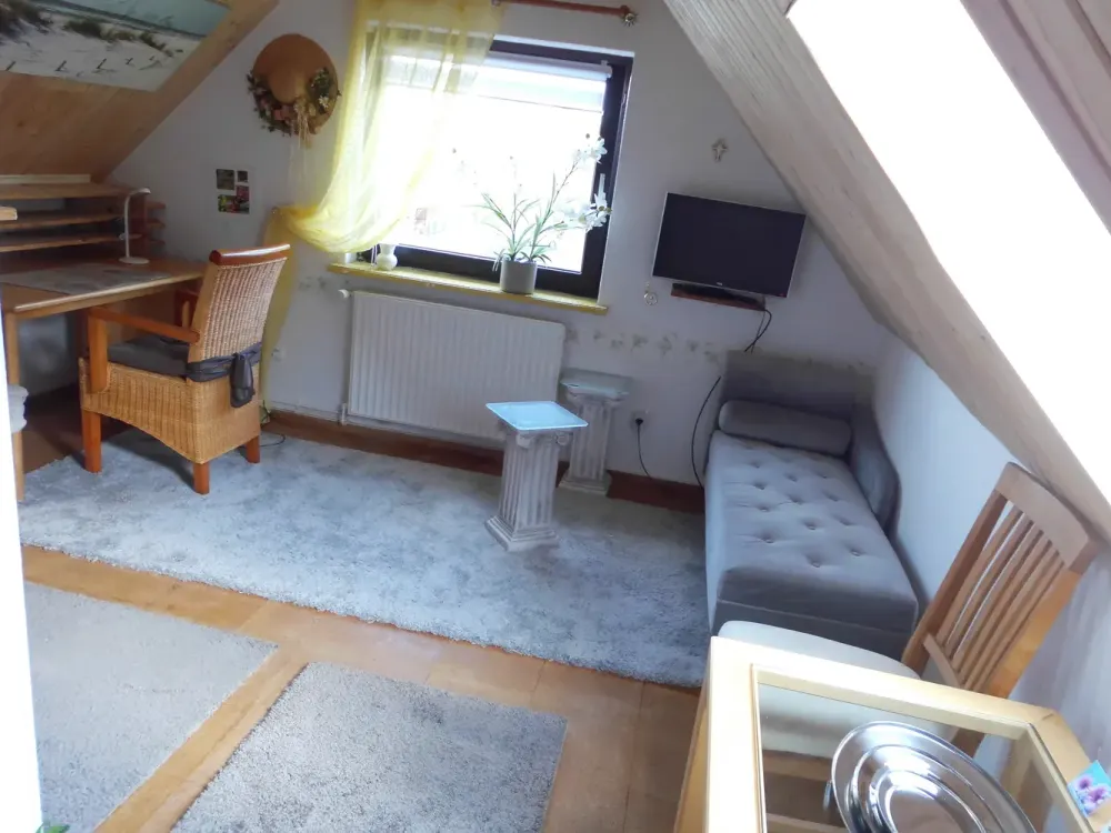 Wohnen mit Charakter: Kompaktes möbl. Studio in Norderstedt
