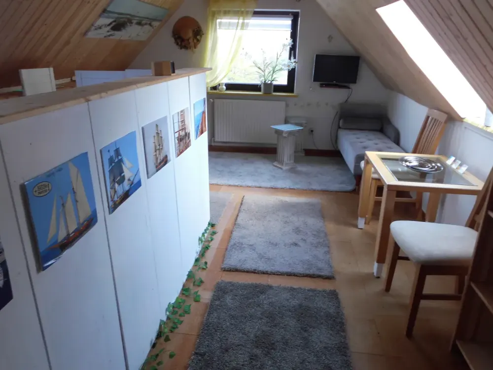 Wohnen mit Charakter: Kompaktes möbl. Studio in Norderstedt