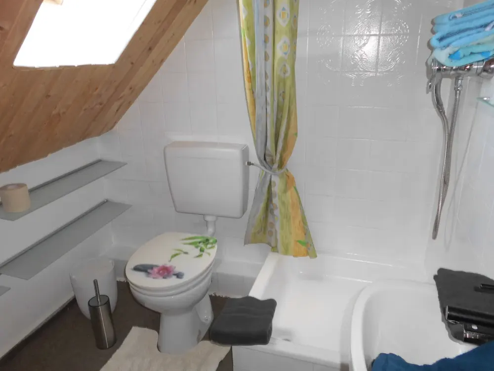 Wohnen mit Charakter: Kompaktes möbl. Studio in Norderstedt