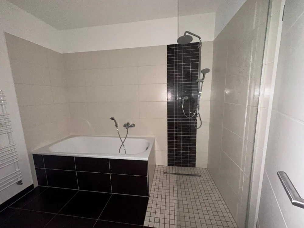 Moderne 5-Zimmer-Wohnung in der Südvorstadt