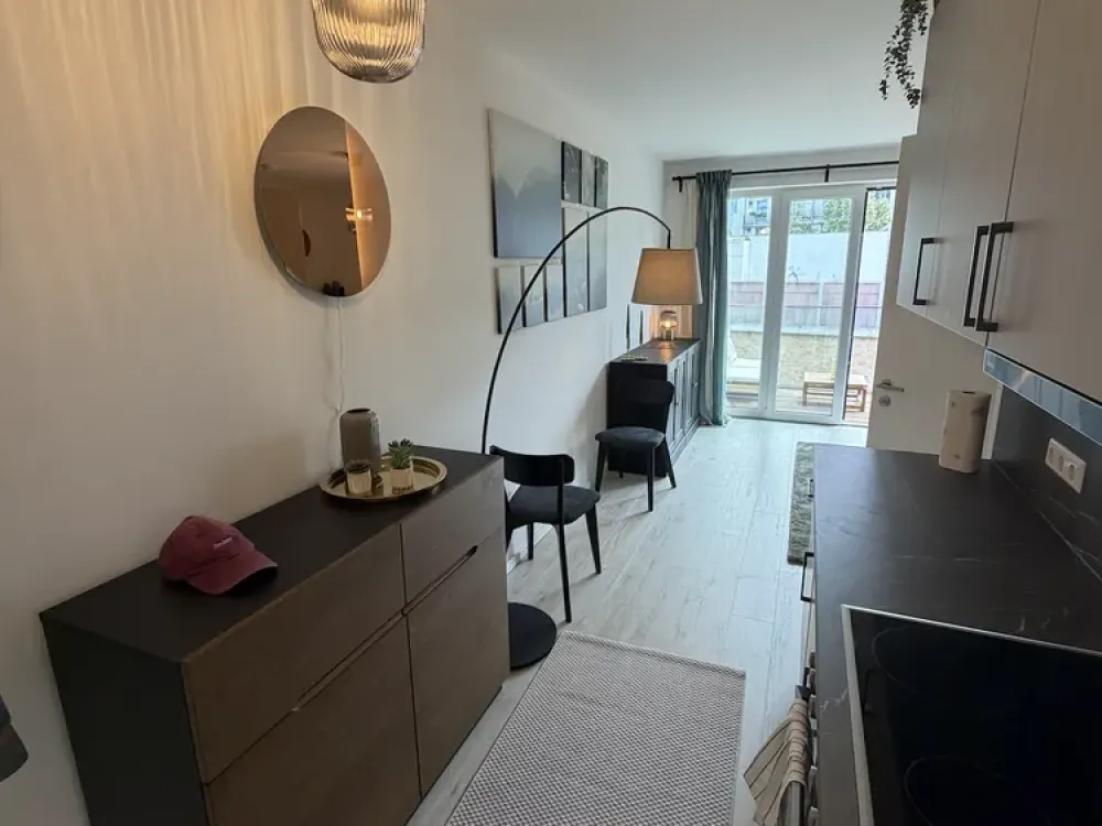 Modern Möbliertes 1-Zimmer-Appartment mit Balkon in Berlin-Lichtenberg