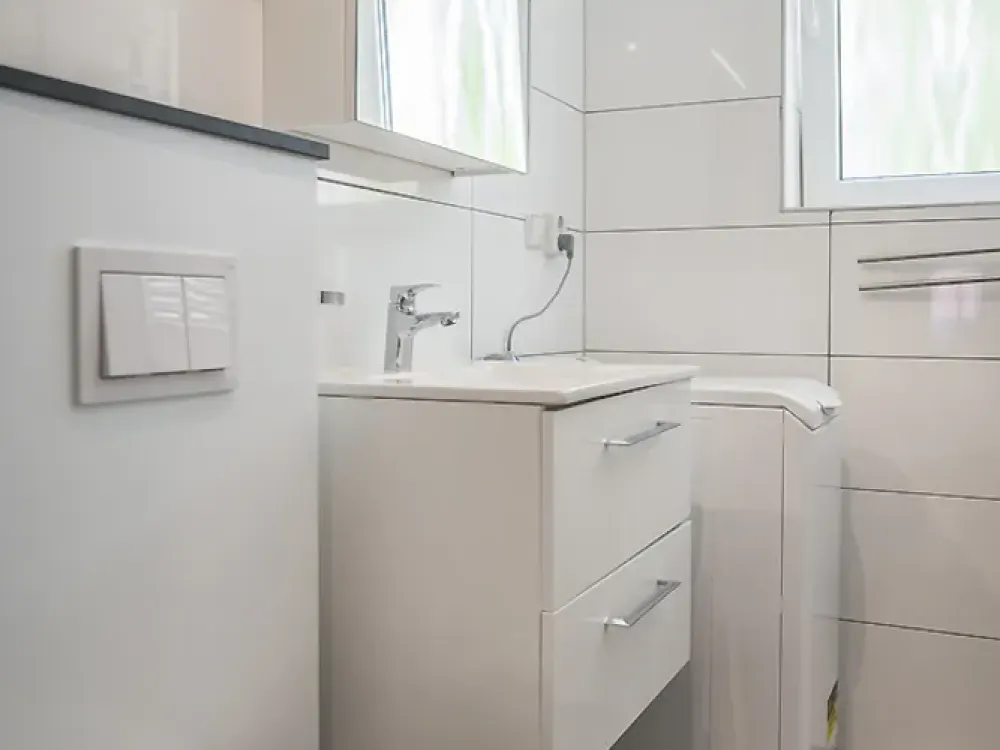 Für Studenten - renovierte, volleingerichtete Wohnung ++Balkon++Parkplatz++Zentrum