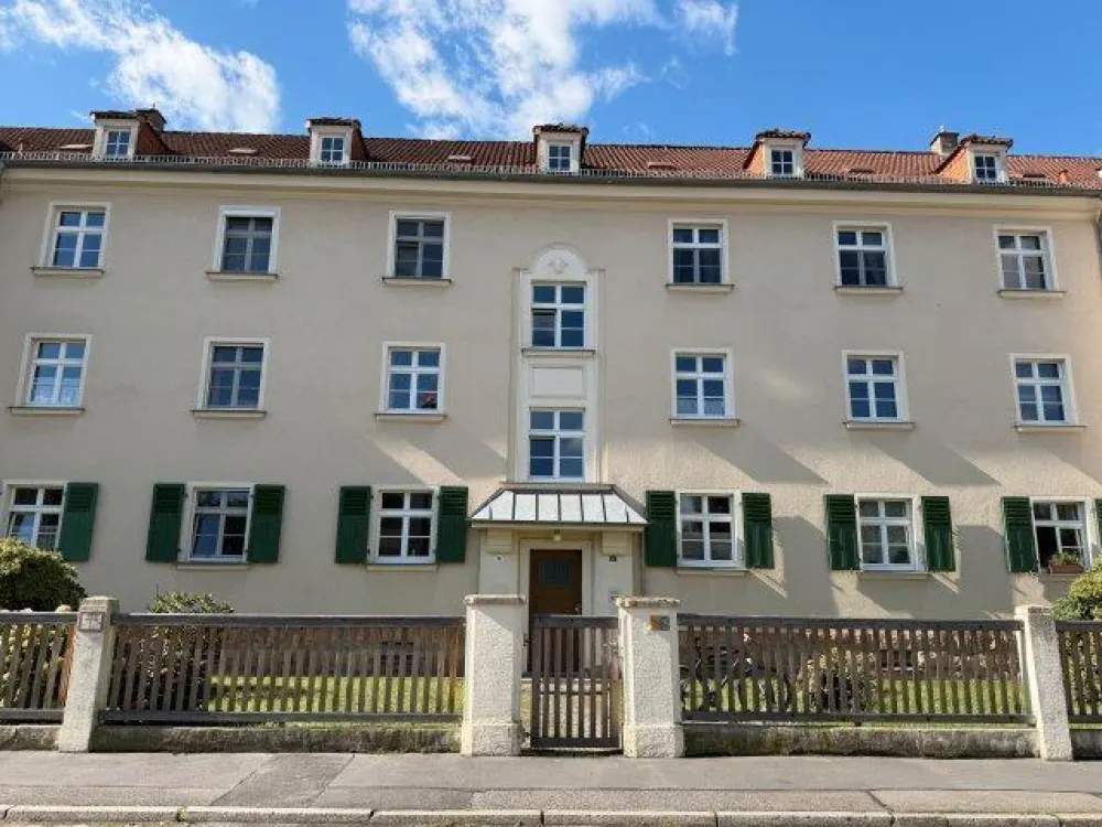 Frisch sanierte 3-R-W mit Loggia - NEUER TERMIN SONNTAG 17-18 UHR