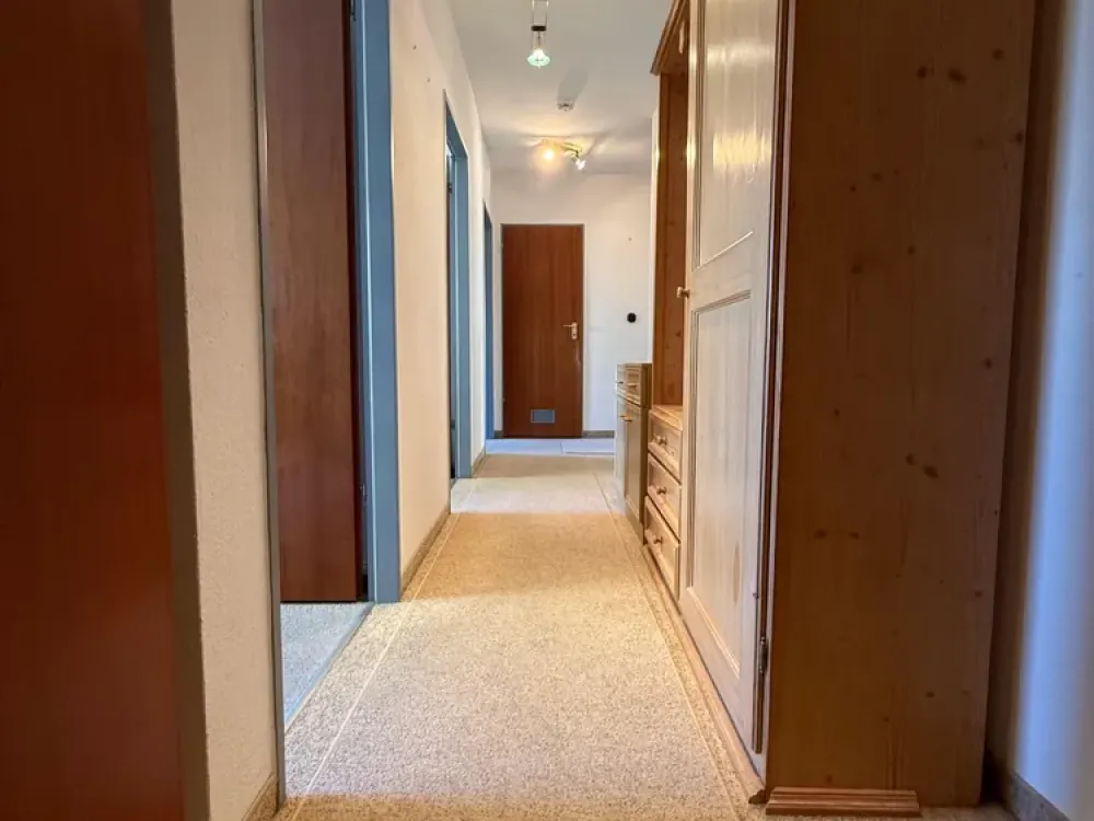 Helle 3-Zimmer-Wohnung mit Balkon & Garage in Erlangen (möbliert, sofort frei)