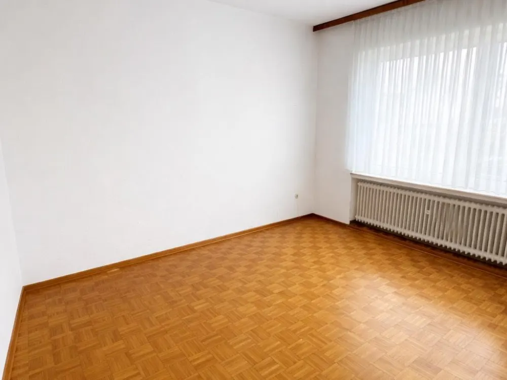 Große 7 Zimmer Gartenwohnung im Kaarster Zentrum