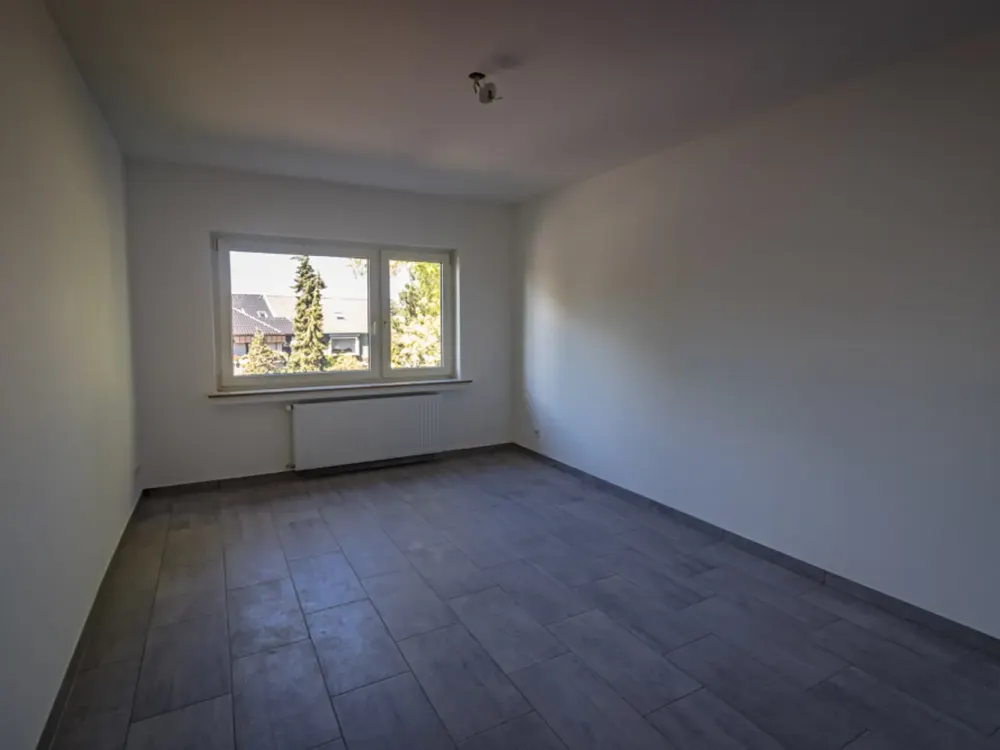 Renovierte 3-Zimmer Wohnung in zentraler Lage Refraths!