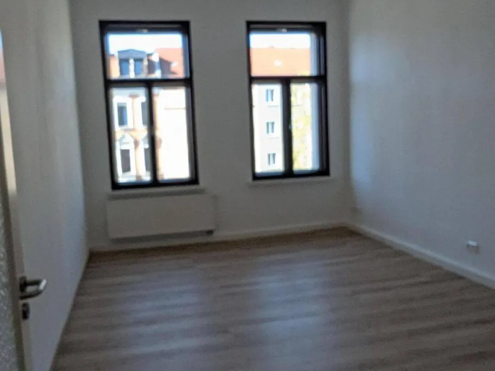 Erstbezug nach Sanierung I großzügige 4-Raum-Wohnung mit Einbauküche in der Südvorstadt