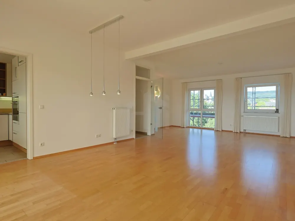 HTI | Komfortable 4 Zimmer Wohnung in Seniorenresidenz