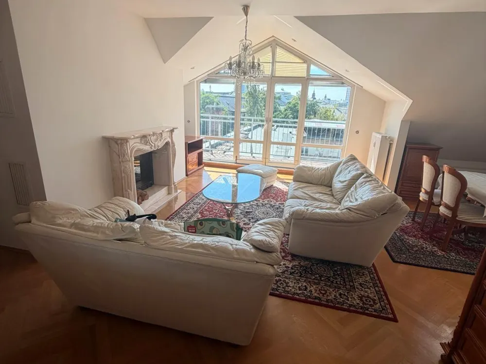 Helle Maisonette Wohnung im Herzen von Leipzig mit Sauna und EBK