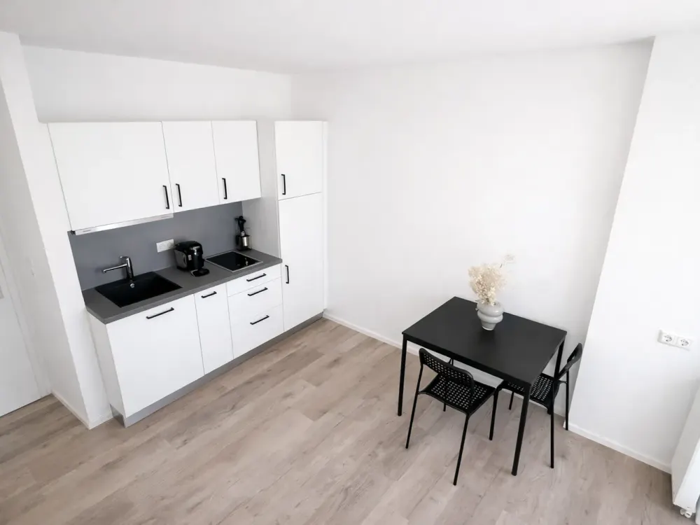 Mitten in STUTTGART ! Wunderschöne vollmöbilierte Studioapartments zur Miete