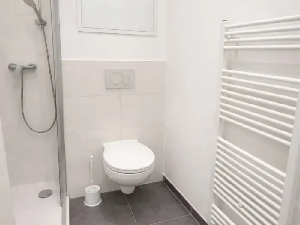 Mitten in STUTTGART ! Wunderschöne vollmöbilierte Studioapartments zur Miete