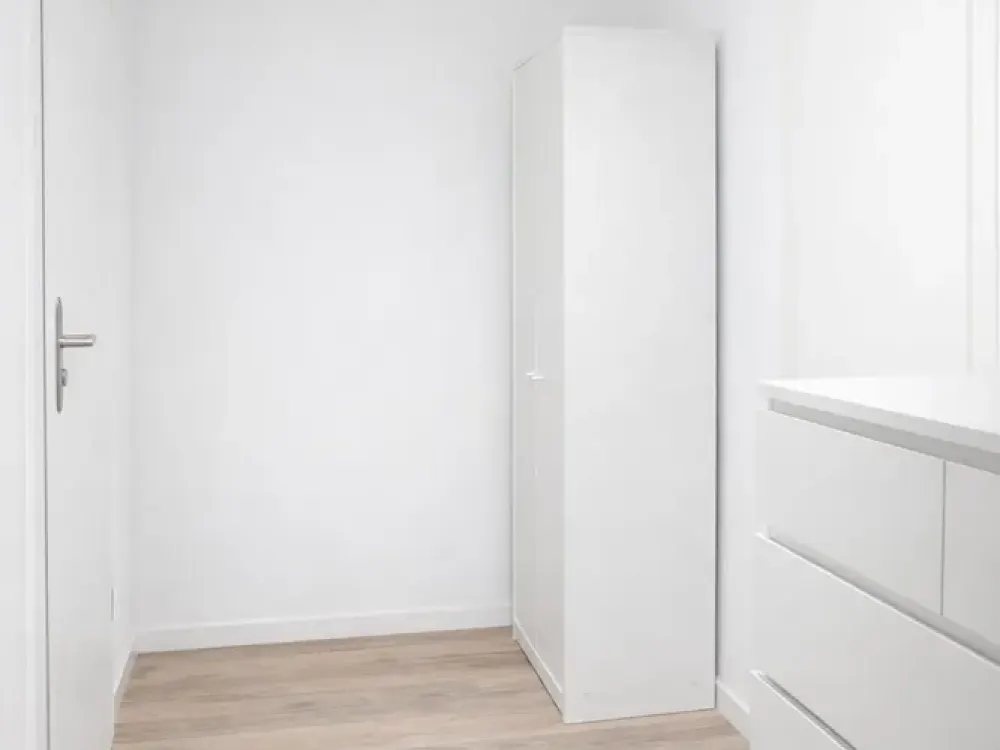Mitten in STUTTGART ! Wunderschöne vollmöbilierte Studioapartments zur Miete