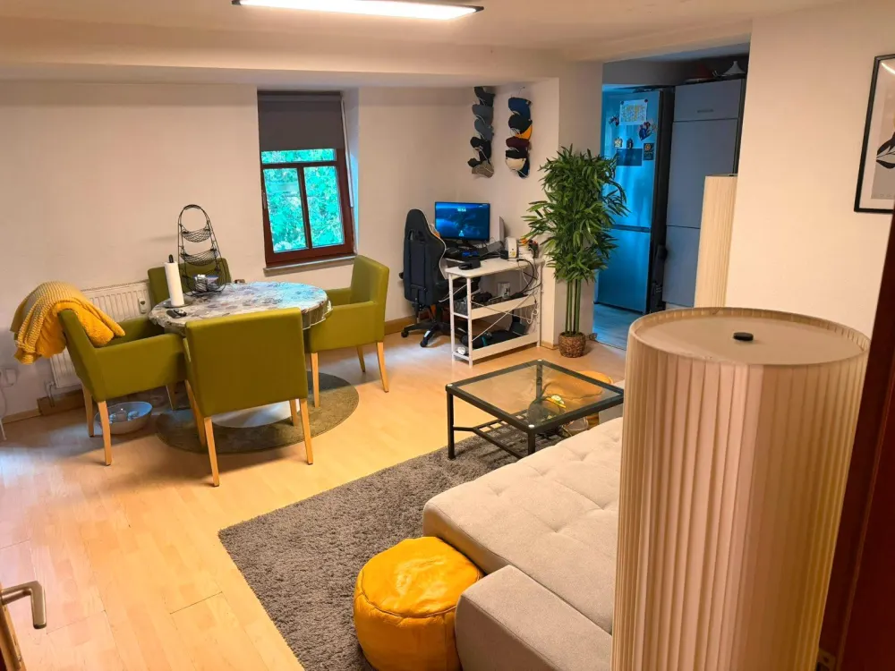 Helle, schöne 2-Zi-Whg., 62qm, mit großem Balkon in top Lage!