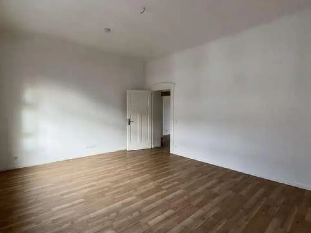 2 Zimmer Altbauwohnung mit hohen Decken in Krefeld