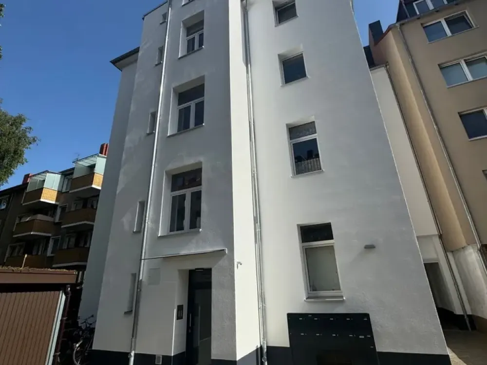 Erdgeschoss-3-Zimmer-Wohnung mit 80 m² und Einbauküche in Hannover-City