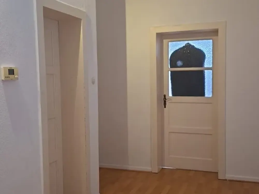 Erdgeschoss-3-Zimmer-Wohnung mit 80 m² und Einbauküche in Hannover-City