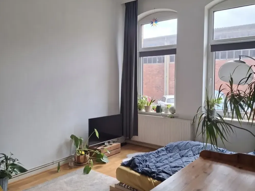 Erdgeschoss-3-Zimmer-Wohnung mit 80 m² und Einbauküche in Hannover-City