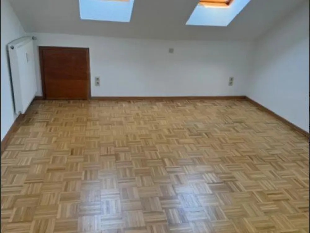 Helle 3-Zimmer-Dachgeschosswohnung in Vellmar, ruhige Lage & schöne Aussicht