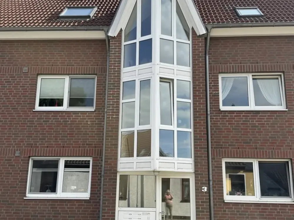 Living with Character: 3-Room Apartment with Balcony in Lehrte