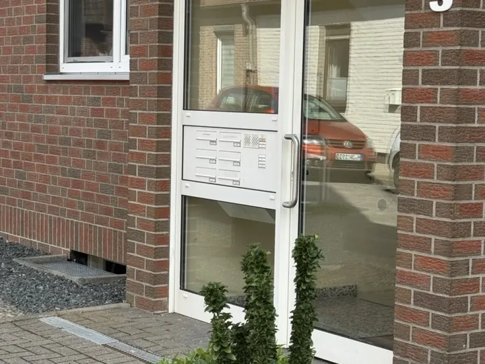 Living with Character: 3-Room Apartment with Balcony in Lehrte