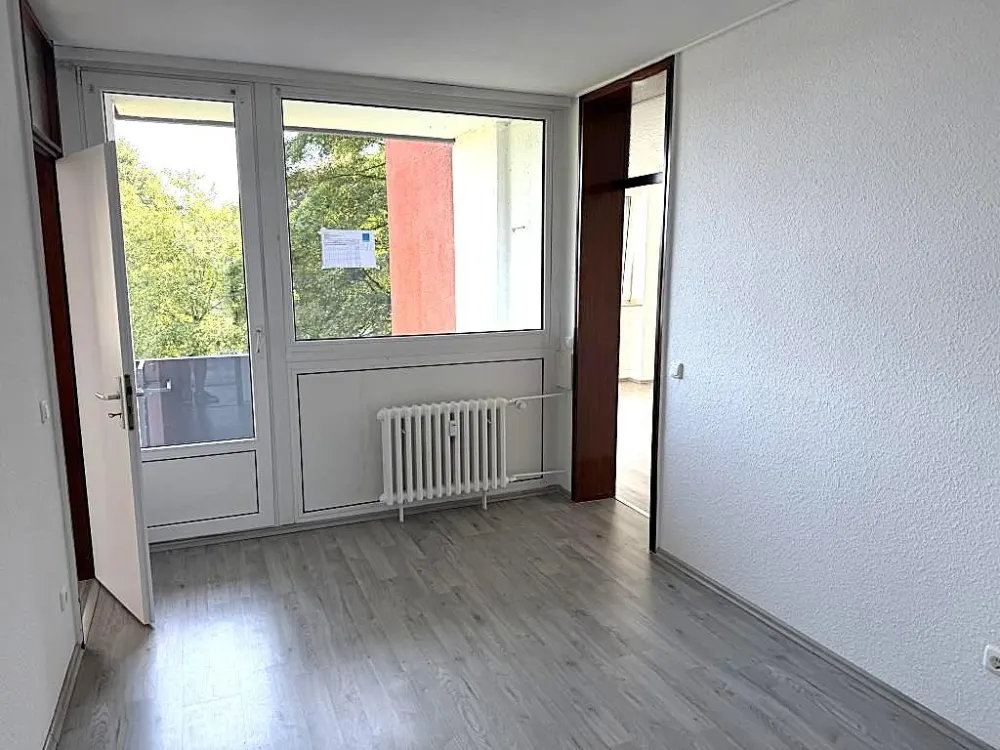Neu. Hell. Bereit für Sie. / Fresh. Bright. Ready for you.