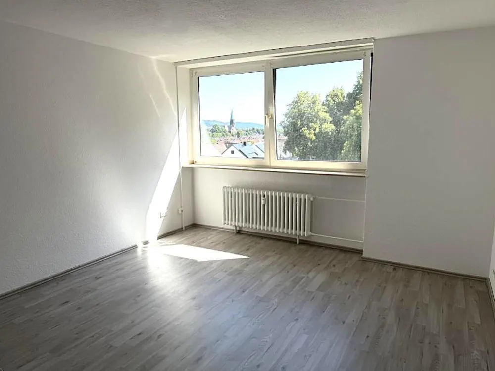 Neu. Hell. Bereit für Sie. / Fresh. Bright. Ready for you.