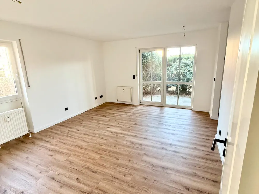ERSTBEZUG - SANIERTE 2 RAUM WOHNUNG