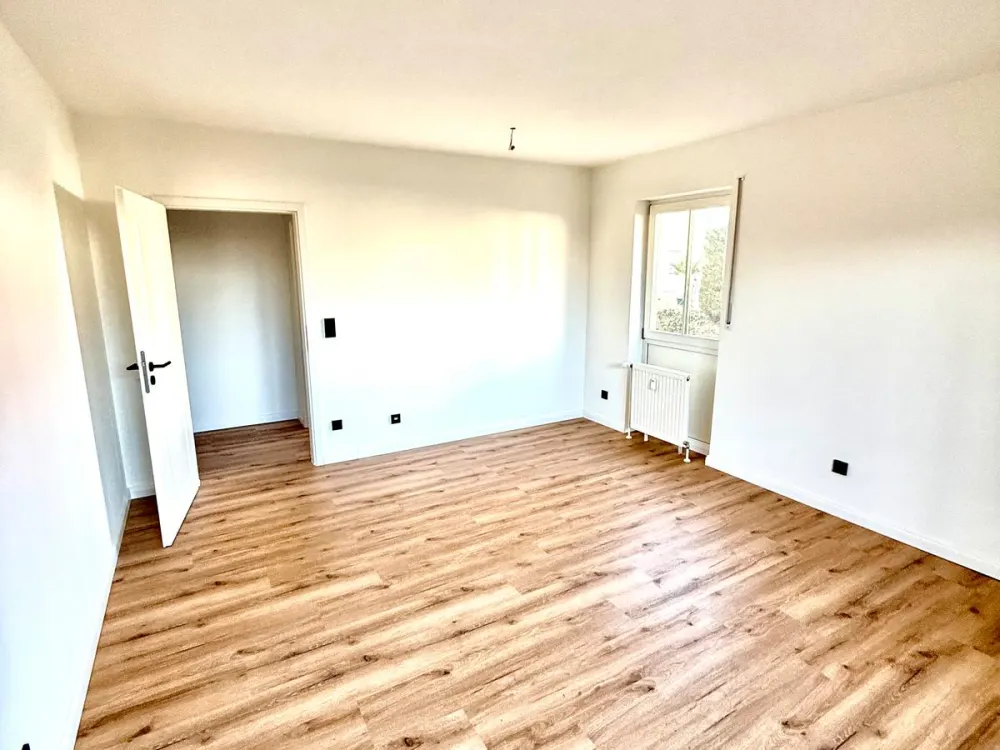 ERSTBEZUG - SANIERTE 2 RAUM WOHNUNG