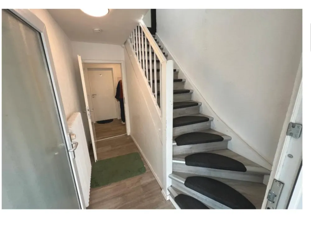 Helle 4 Zimmer Wohnung in Karlsdorf-Neuthard