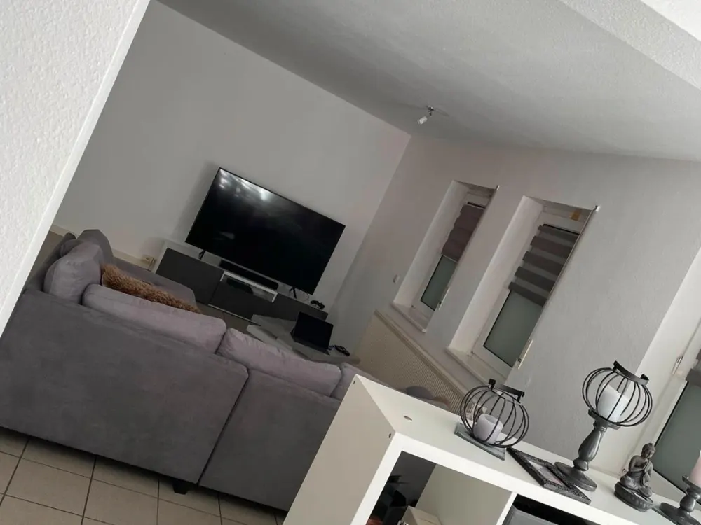 Große 1 Zimmer Wohnung zu vermieten