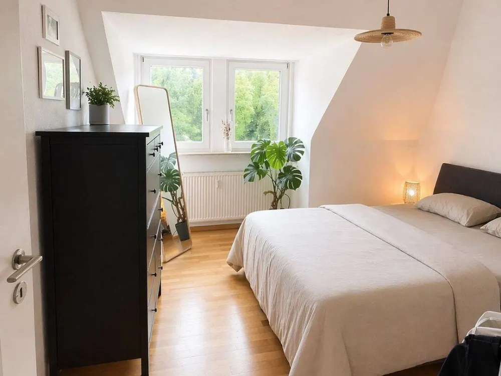 Möblierte 3-Zimmer-Wohnung mit Garten, Garage & Blick auf den Fernsehturm, Stuttgart Süd (01.01.-30.06.2027)