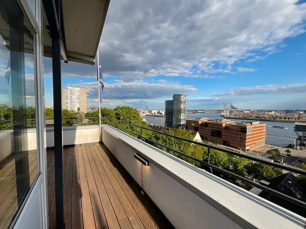 Artist Studio with Elbe View in Hamburg-Altona (23.11.-21.12.)