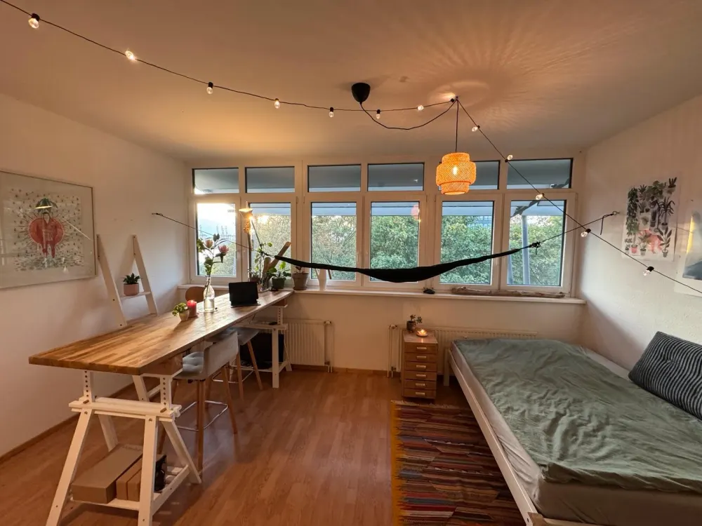 Artist Studio with Elbe View in Hamburg-Altona (23.11.-21.12.)