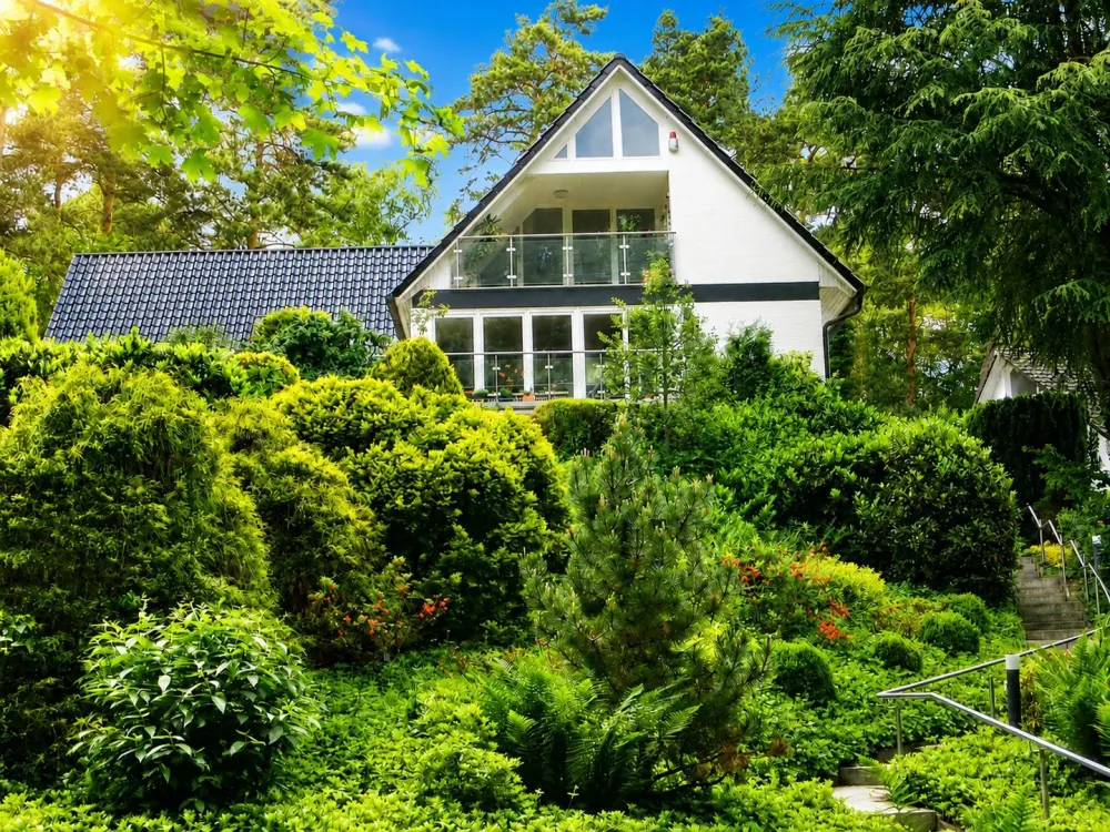 Große sonnige Dachgeschosswohnung - Ruhige Villenlage - Südloggia - ca. 20 Min. zum Hauptbahnhof
