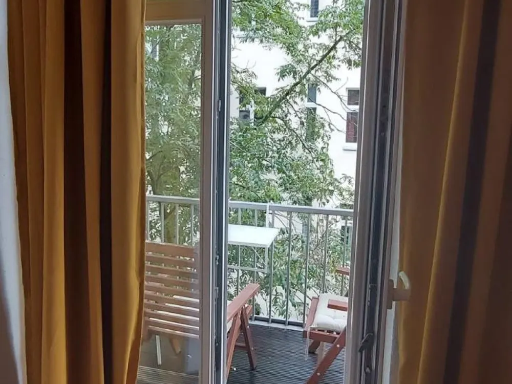 Voll möblierte 1-Zimmer-Wohnung mit Balkon