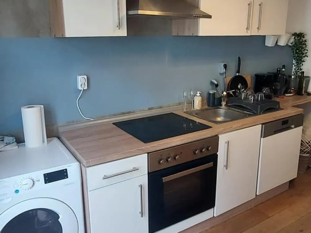 Voll möblierte 1-Zimmer-Wohnung mit Balkon
