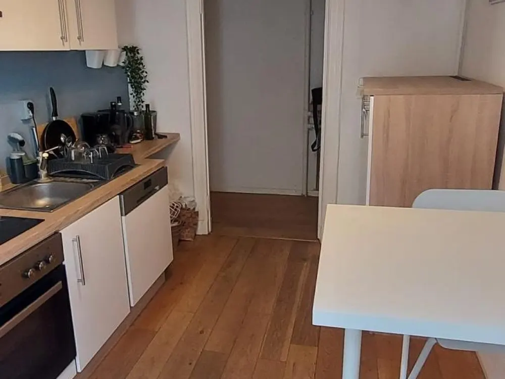 Voll möblierte 1-Zimmer-Wohnung mit Balkon