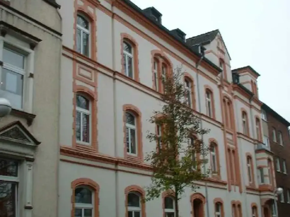 Große Altbauwohnung mit hohen Decken