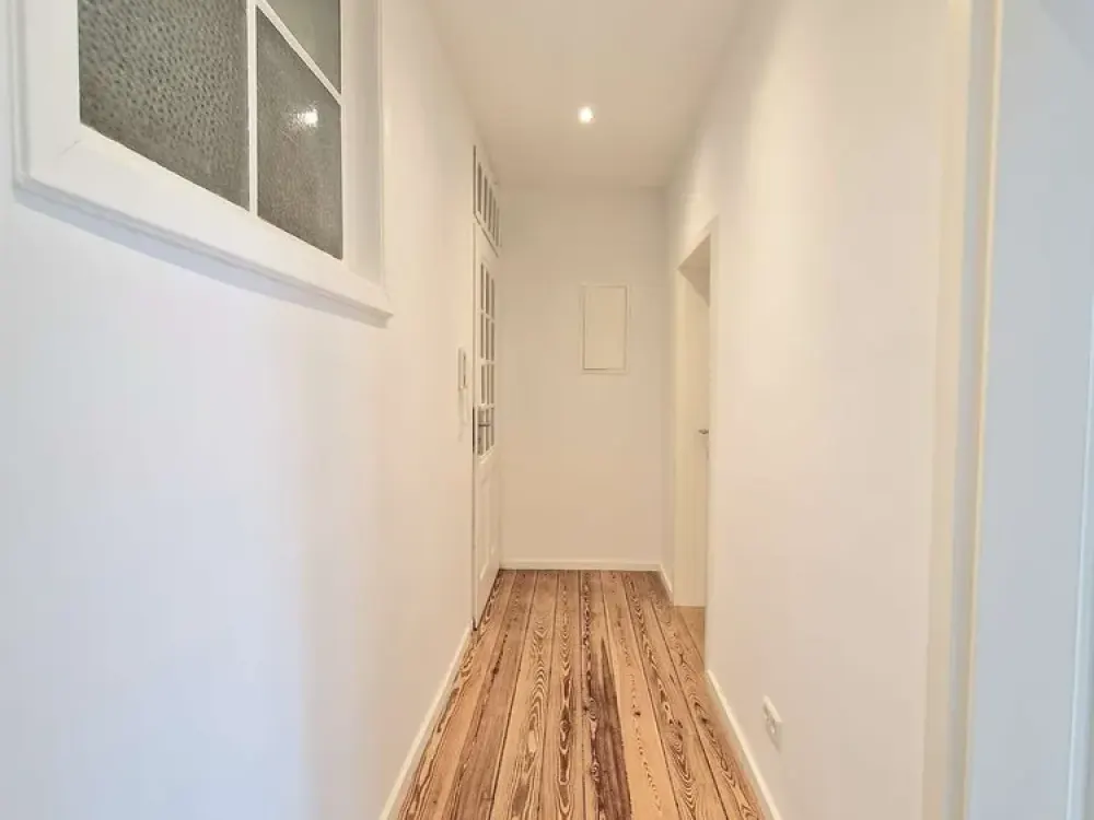 Modernisierter Altbau mit Charakter, 2-Zimmer-Wohnung mit Balkon in Stuttgart-Süd