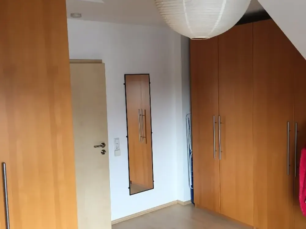 Schöne, helle und gemütliche 3-Zimmer Wohnung in 3-Familienhaus in ruhiger Wohngegend in Holweide